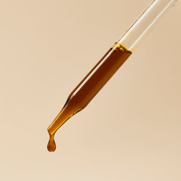 Rosemary Oleoresin Extract (ROE) - close-up
