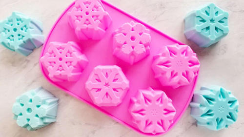 Snowflakes 3.125" Silicone Mold: 6 Cavity