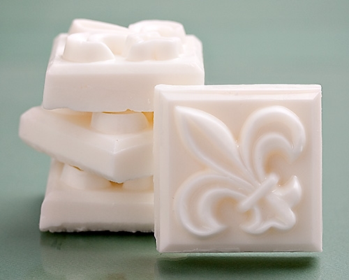Melt and Pour Soap Base: White
