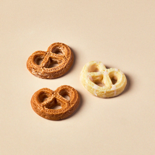 Silicone Mini Pretzel Mold - Zoom Media 2