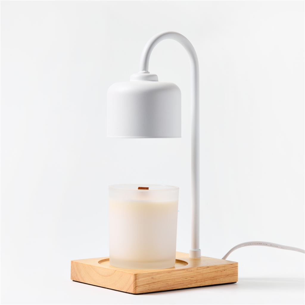 Illustrative candle warmer lamp image; source: www.wholesalesuppliesplus.com; exact model not verified Illustrative candle warmer lamp image from www.wholesalesuppliesplus.com; exact product model not independently verified